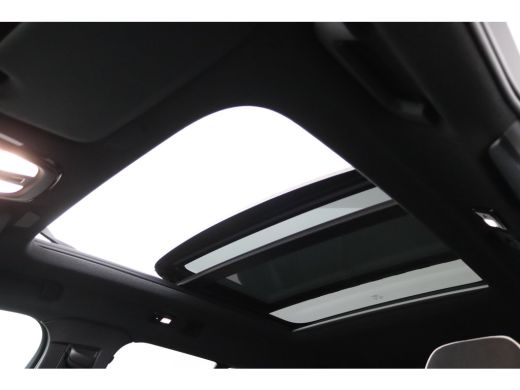 Volvo  XC40 2.0 B4 Plus Black Edition | Panoramadak | Harman/Kardon | Elektrische Stoelen | Camera | Keyless ... ActivLease financial lease