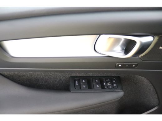 Volvo  XC40 2.0 B4 Plus Black Edition | Panoramadak | Harman/Kardon | Elektrische Stoelen | Camera | Keyless ... ActivLease financial lease