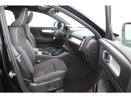 Volvo  XC40 2.0 B4 Plus Black Edition | Panoramadak | Harman/Kardon | Elektrische Stoelen | Camera | Keyless ... ActivLease financial lease