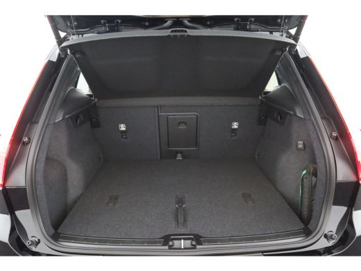 Volvo  XC40 2.0 B4 Plus Black Edition | Panoramadak | Harman/Kardon | Elektrische Stoelen | Camera | Keyless ... ActivLease financial lease