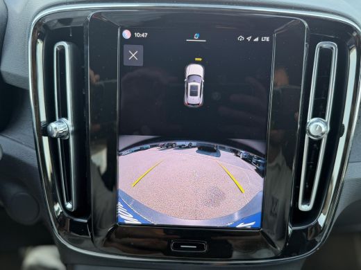Volvo  XC40 Recharge Core 70 kWh SOH 94% VAN: 32.900,- VOOR: 30.877,- UW WKVOORDEEL: 2.023,- ActivLease financial lease