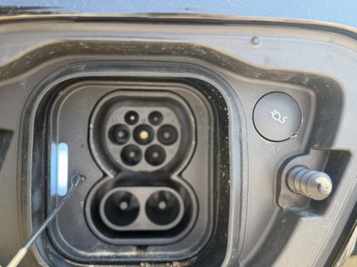 Volvo  XC40 Recharge Core 70 kWh SOH 94% VAN: 32.900,- VOOR: 30.877,- UW WKVOORDEEL: 2.023,- ActivLease financial lease