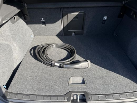 Volvo  XC40 Recharge Core 70 kWh SOH: 96% VAN: 32.900,- VOOR: 30.877,- UW WKVOORDEEL: 2.023,- | DEALER ONDERH... ActivLease financial lease
