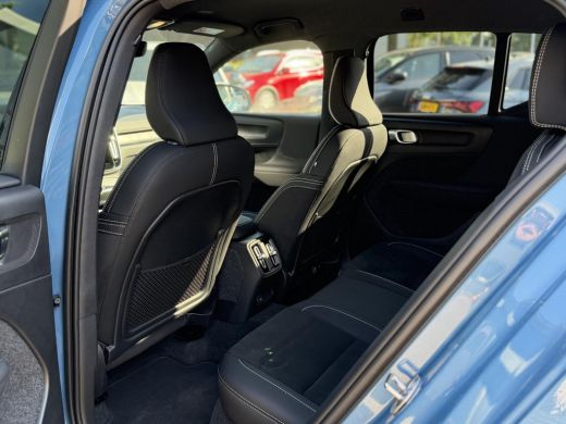 Volvo  XC40 Recharge Core 70 kWh SOH: 96% VAN: 32.900,- VOOR: 30.877,- UW WKVOORDEEL: 2.023,- | DEALER ONDERH... ActivLease financial lease