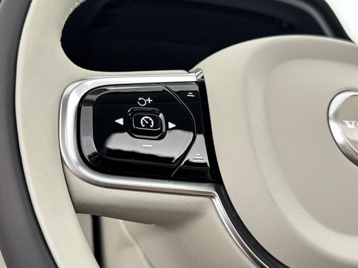 Volvo  XC60 T8 Plug-in hybrid AWD Ultra Dark Exec. Ed. | 22" | Heico Diffusor | Getint & Gelamineerd Glas | A... ActivLease financial lease