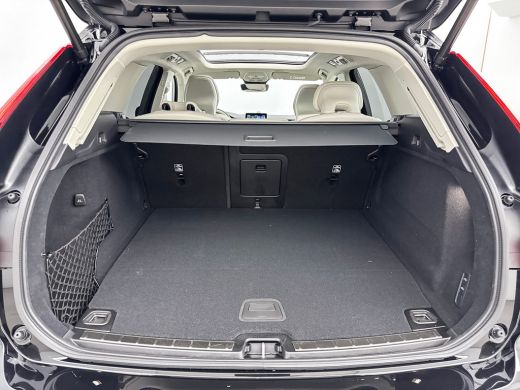 Volvo  XC60 T8 Plug-in hybrid AWD Ultra Dark Exec. Ed. | 22" | Heico Diffusor | Getint & Gelamineerd Glas | A... ActivLease financial lease