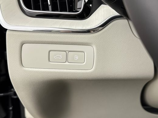 Volvo  XC60 T8 Plug-in hybrid AWD Ultra Dark Exec. Ed. | 22" | Heico Diffusor | Getint & Gelamineerd Glas | A... ActivLease financial lease