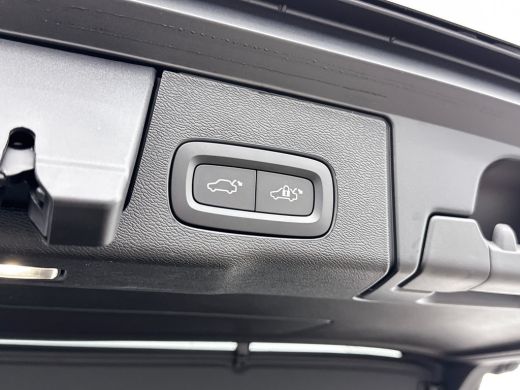 Volvo  XC60 T8 Plug-in hybrid AWD Ultra Dark Exec. Ed. | 22" | Heico Diffusor | Getint & Gelamineerd Glas | A... ActivLease financial lease