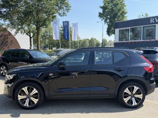 Volvo  XC40 Recharge Core 70 kWh SOH 94% VAN: 32.900,- VOOR: 30.877,- UW WKVOORDEEL: 2.023,-