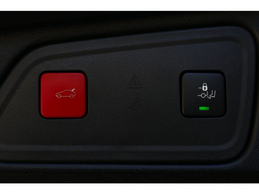 Peugeot 3008 1.2 PURETECH 130PK GT PACK AUTOMAAT / ALCANTARA / CAMERA V+A / TREKHAAK /19"LMV / KEYLESS / FULL-... ActivLease financial lease