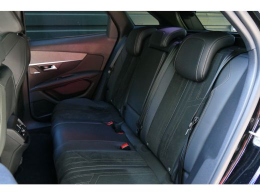 Peugeot 3008 1.2 PURETECH 130PK GT PACK AUTOMAAT / ALCANTARA / CAMERA V+A / TREKHAAK /19"LMV / KEYLESS / FULL-... ActivLease financial lease