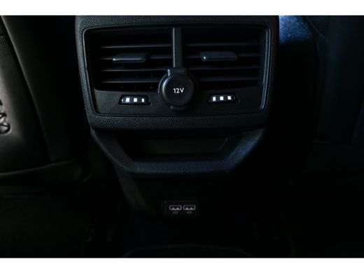 Peugeot 3008 1.2 PURETECH 130PK GT PACK AUTOMAAT / ALCANTARA / CAMERA V+A / TREKHAAK /19"LMV / KEYLESS / FULL-... ActivLease financial lease