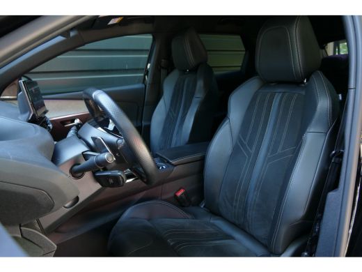 Peugeot 3008 1.2 PURETECH 130PK GT PACK AUTOMAAT / ALCANTARA / CAMERA V+A / TREKHAAK /19"LMV / KEYLESS / FULL-... ActivLease financial lease