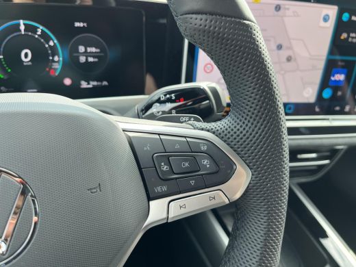 Volkswagen Passat Variant 1.5 eHybrid R-Line | Pano | Trekhaak | 5J fabrieksgarantie | Winterpakket | 272Pk | ActivLease financial lease
