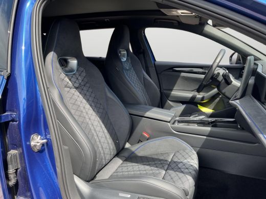 Volkswagen Passat Variant 1.5 eHybrid R-Line | Pano | Trekhaak | 5J fabrieksgarantie | Winterpakket | 272Pk | ActivLease financial lease