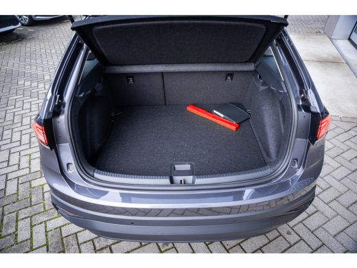 Volkswagen Taigo Life Edition | 4 JAAR GARANTIE | CAMERA | APP.CONNECT | TREKHAAK | FULL.LED | ADAPT.CRUISE | KEYL... ActivLease financial lease