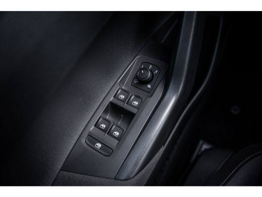 Volkswagen Taigo Life Edition | 4 JAAR GARANTIE | CAMERA | APP.CONNECT | TREKHAAK | FULL.LED | ADAPT.CRUISE | KEYL... ActivLease financial lease