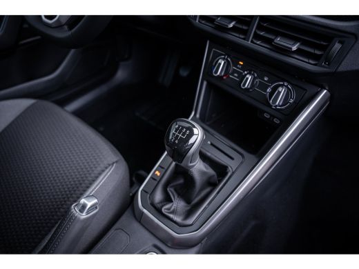 Volkswagen Taigo Life Edition | 4 JAAR GARANTIE | CAMERA | APP.CONNECT | TREKHAAK | FULL.LED | ADAPT.CRUISE | KEYL... ActivLease financial lease