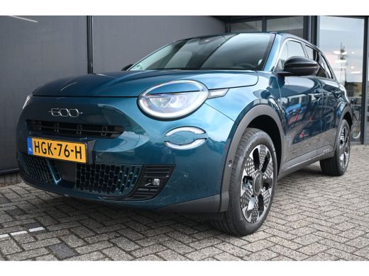 Fiat 600 1.2 Hybrid La Prima 110pk | Vol-Leder | Massage | Elektr. Stoelen | Adaptive Cruise | Elektr. Ach... ActivLease financial lease