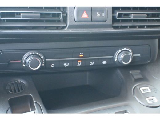 Opel Combo-e 136 L1 50kWh Tot 8 Jaar Garantie! | Navigatie by App | Betimmering | Cruise Control | !! ActivLease financial lease