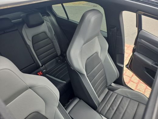 Volkswagen Golf 1.5 eHybrid GTE | PHEV | 272PK | Trekhaak | Leder | Pano | 5J garantie | VOL!! | ActivLease financial lease