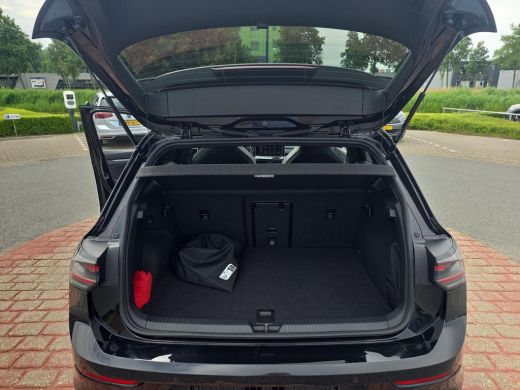 Volkswagen Golf 1.5 eHybrid GTE | PHEV | 272PK | Trekhaak | Leder | Pano | 5J garantie | VOL!! | ActivLease financial lease