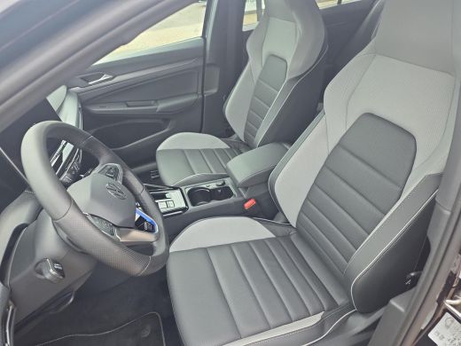 Volkswagen Golf 1.5 eHybrid GTE | PHEV | 272Pk | Trekhaak | Leder | 360cam | 5J Garantie | HUD | DCC | ActivLease financial lease