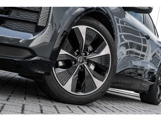 Audi Q6 e-tron S edition quattro 100 kWh 285 kW | Trekhaak | Luchtvering | B&O | Head-up | Panoramadak ActivLease financial lease