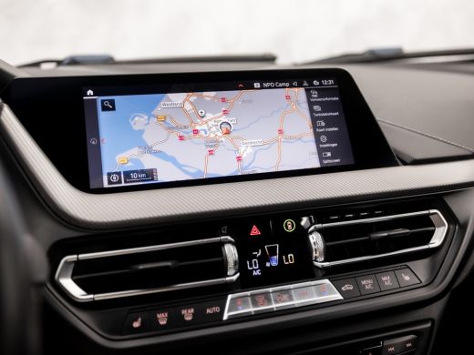 BMW 1 Serie 118i M Sport High Executive Automaat (KUIPSTOELEN, M PAKKET, APPLE CARPLAY, CAMERA, GETINT GLAS, ... ActivLease financial lease