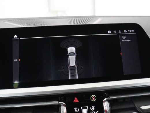 BMW 3 Serie 320i Executive Edition | Sport Line | Trekhaak | Harman/Kardon | Sfeerverlichting | Carplay | Hal... ActivLease financial lease