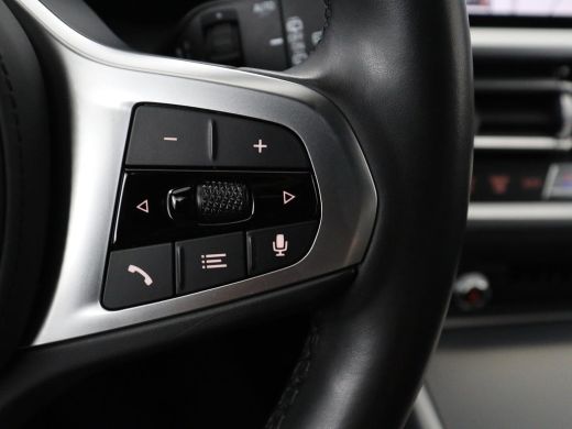 BMW 3 Serie 320i Executive Edition | Sport Line | Trekhaak | Harman/Kardon | Sfeerverlichting | Carplay | Hal... ActivLease financial lease
