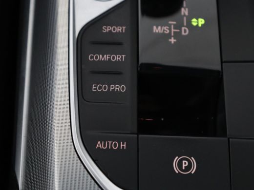 BMW 3 Serie 320i Executive Edition | Sport Line | Trekhaak | Harman/Kardon | Sfeerverlichting | Carplay | Hal... ActivLease financial lease