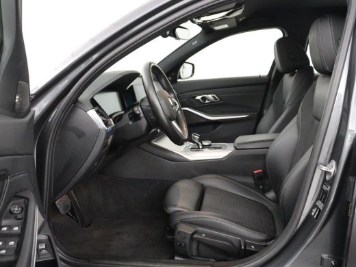 BMW 3 Serie 320i Executive Edition | Sport Line | Trekhaak | Harman/Kardon | Sfeerverlichting | Carplay | Hal... ActivLease financial lease