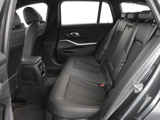 BMW 3 Serie 320i Executive Edition | Sport Line | Trekhaak | Harman/Kardon | Sfeerverlichting | Carplay | Hal... ActivLease financial lease