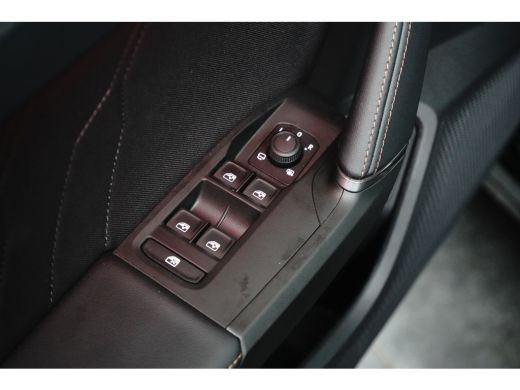 CUPRA Formentor 1.5 TSI e-Hybrid 204PK | Achteruitrijcamera | ACC | Elektrische achterklep | Verwarmd stuurwiel |... ActivLease financial lease
