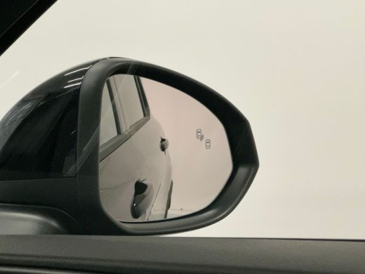 Lynk & Co 01 More | Panoramadak | 360 camera | Stoel + Stuurverwarming |Adaptieve cruise control | BLIS | ActivLease financial lease
