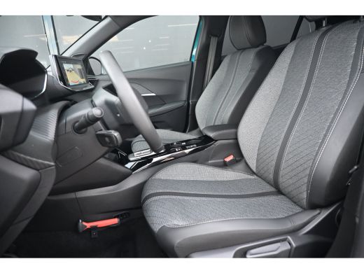 Peugeot 2008 1.2 Hybrid 145 Allure Tot 8 Jaar Garantie! | Navigatie | Achteruitrijcamera | Draadloos Apple Car... ActivLease financial lease