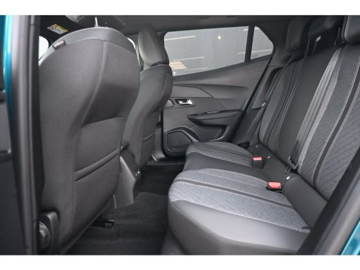 Peugeot 2008 1.2 Hybrid 145 Allure Tot 8 Jaar Garantie! | Navigatie | Achteruitrijcamera | Draadloos Apple Car... ActivLease financial lease