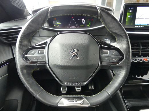 Peugeot 208 1.2 PureTech GT Pack | TREKHAAK | CAMERA | ADAPTIVE CRUISE | DODEHOEKDETECTIE | STOELVERWARMING |... ActivLease financial lease