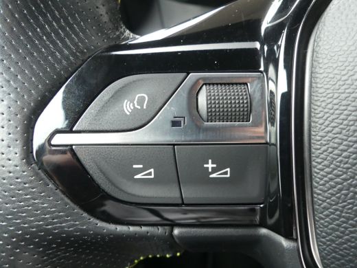 Peugeot 208 1.2 PureTech GT Pack | TREKHAAK | CAMERA | ADAPTIVE CRUISE | DODEHOEKDETECTIE | STOELVERWARMING |... ActivLease financial lease