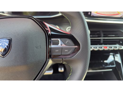Peugeot 208 GT | Elektrische parkeerrem | Extra getinte achterste zijruiten en achterruit | Extra getinte ach... ActivLease financial lease
