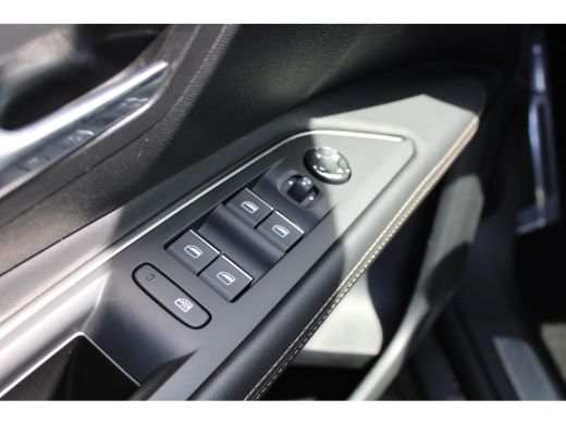 Peugeot 3008 1.2 PureTech EAT8 GT Pack Business | Automaat | Panorama/schuifdak | Black Pack | Trekhaak | Stoe... ActivLease financial lease