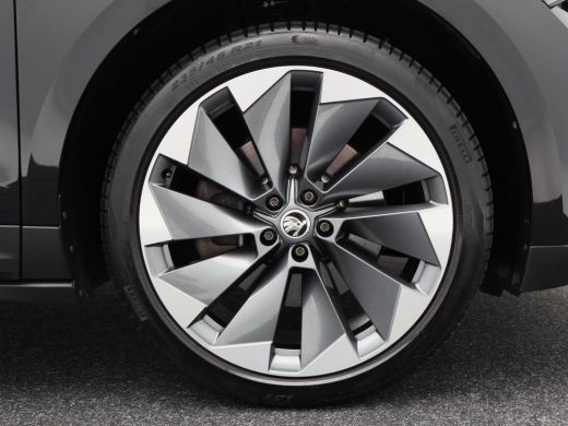 Skoda Enyaq iV 80 204 Pk | Stoel/Stuurverwarming | Adaptive Cruise | Camera | Warmtepomp | Half Leer | CarPlay |... ActivLease financial lease