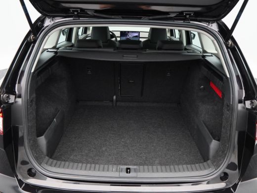 Skoda Enyaq iV 80 204 Pk | Stoel/Stuurverwarming | Adaptive Cruise | Camera | Warmtepomp | Half Leer | CarPlay |... ActivLease financial lease