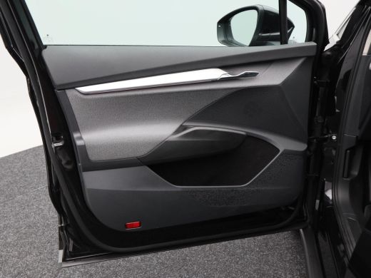 Skoda Enyaq iV 80 204 Pk | Stoel/Stuurverwarming | Adaptive Cruise | Camera | Warmtepomp | Half Leer | CarPlay |... ActivLease financial lease