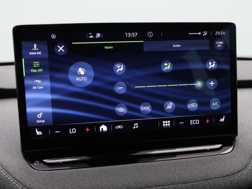 Skoda Enyaq iV 80 204 Pk | Stoel/Stuurverwarming | Adaptive Cruise | Camera | Warmtepomp | Half Leer | CarPlay |... ActivLease financial lease