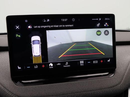 Skoda Enyaq iV 80 204 Pk | Stoel/Stuurverwarming | Adaptive Cruise | Camera | Warmtepomp | Half Leer | CarPlay |... ActivLease financial lease