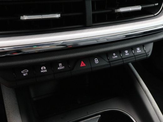 Skoda Enyaq iV 80 204 Pk | Stoel/Stuurverwarming | Adaptive Cruise | Camera | Warmtepomp | Half Leer | CarPlay |... ActivLease financial lease