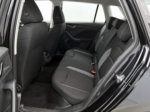 Skoda Kamiq 1.0 TSI 111PK Active / Hoge instap / 6Versn. / Pdc. / Airco / Radio multimedia  / Cruis controle ... ActivLease financial lease