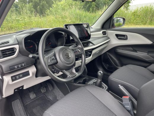 Suzuki Swift 1.2 Comfort Smart Hybrid | Demo direct leverbaar | Achteruitrijcamera | Dodehoek assistent | Adap... ActivLease financial lease
